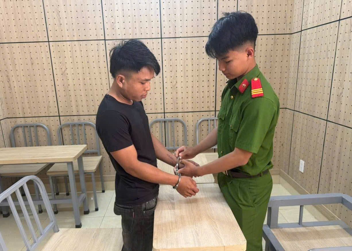 Trung bị công an bắt giữ để phục vụ công tác điều tra. Ảnh: Công an cung cấp