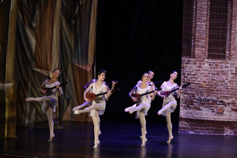 Da Nang strives to remove the bottleneck of human resources in the cultural industry so that artists can confidently contribute. Photo: Nguyen Linh