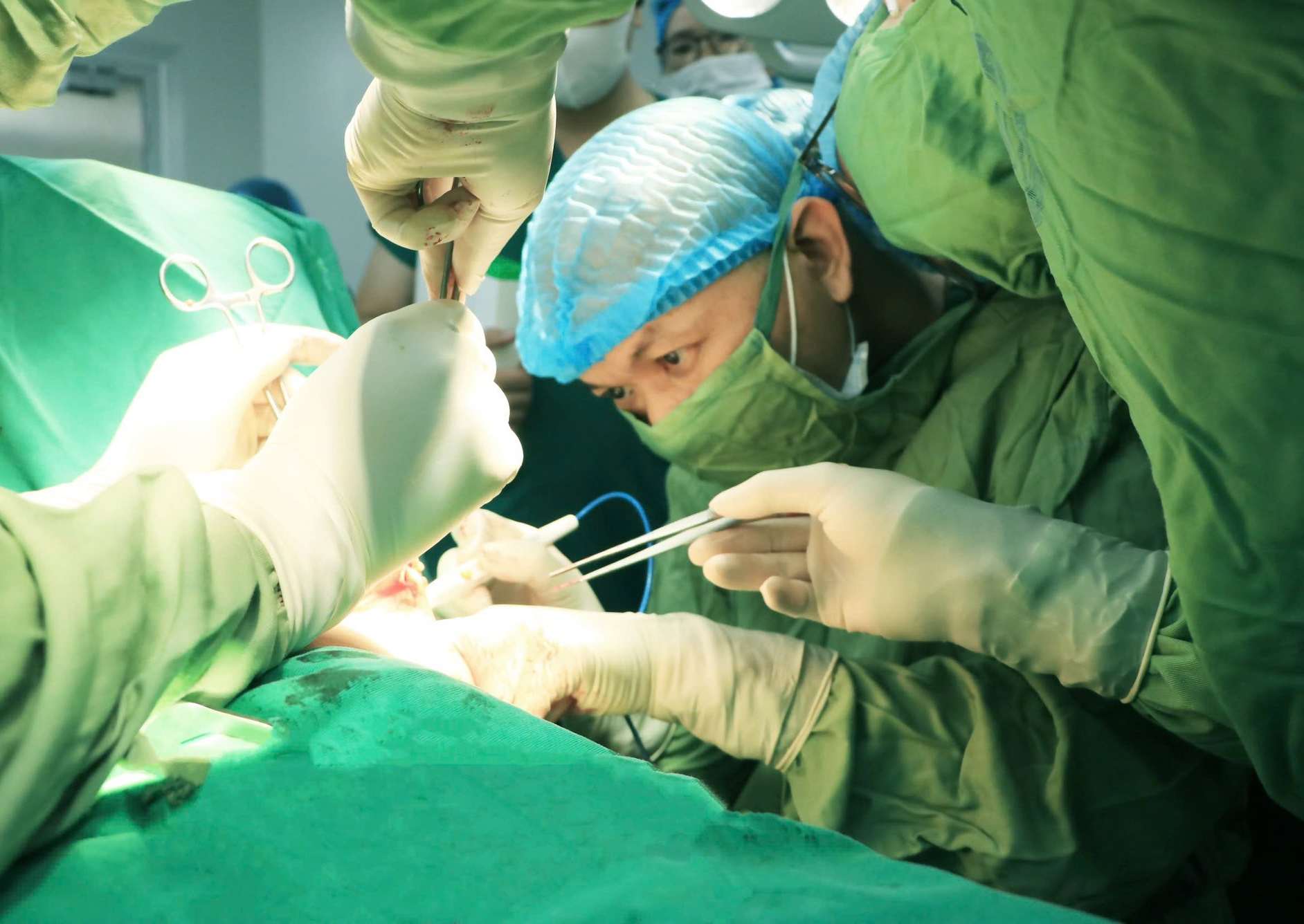 9 surgeries, 21-year-old girl regains motherhood. Photo: BVCC