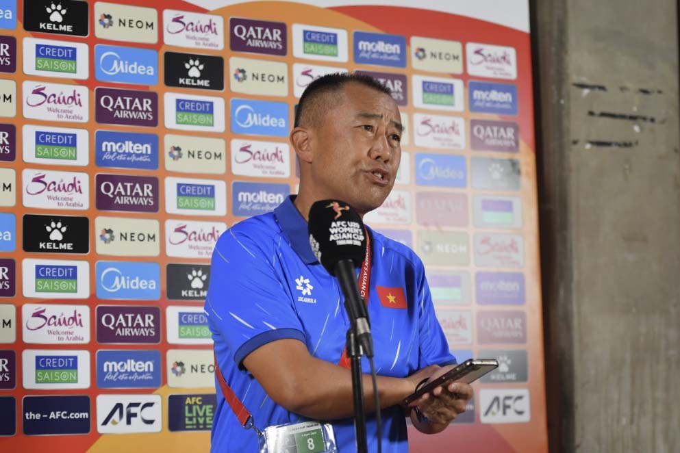 Coach Okiyama Masahiko of Vietnam U20 women's team. Photo: VFF