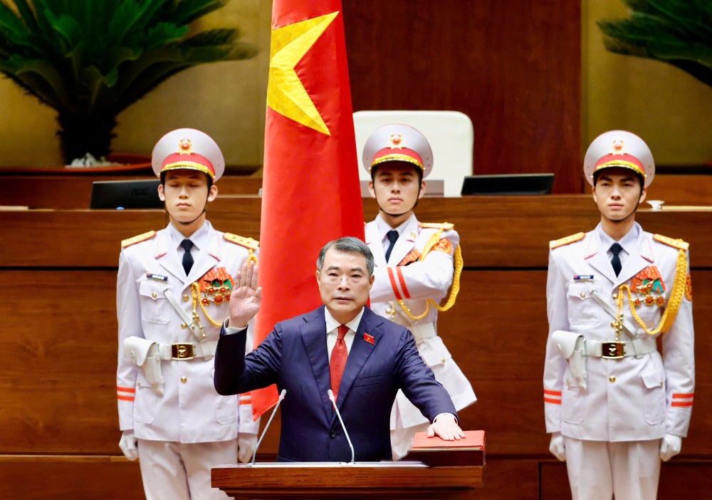 El Primer Ministro Lê Minh Hưng realiza la ceremonia de juramento de toma de posesión. Foto: Như Ý