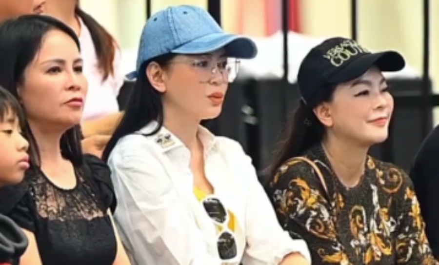 Mrs. Le Hong Thuy Tien - wife of billionaire Johnathan Hanh Nguyen still retains her youthfulness. Photo: Cut from video