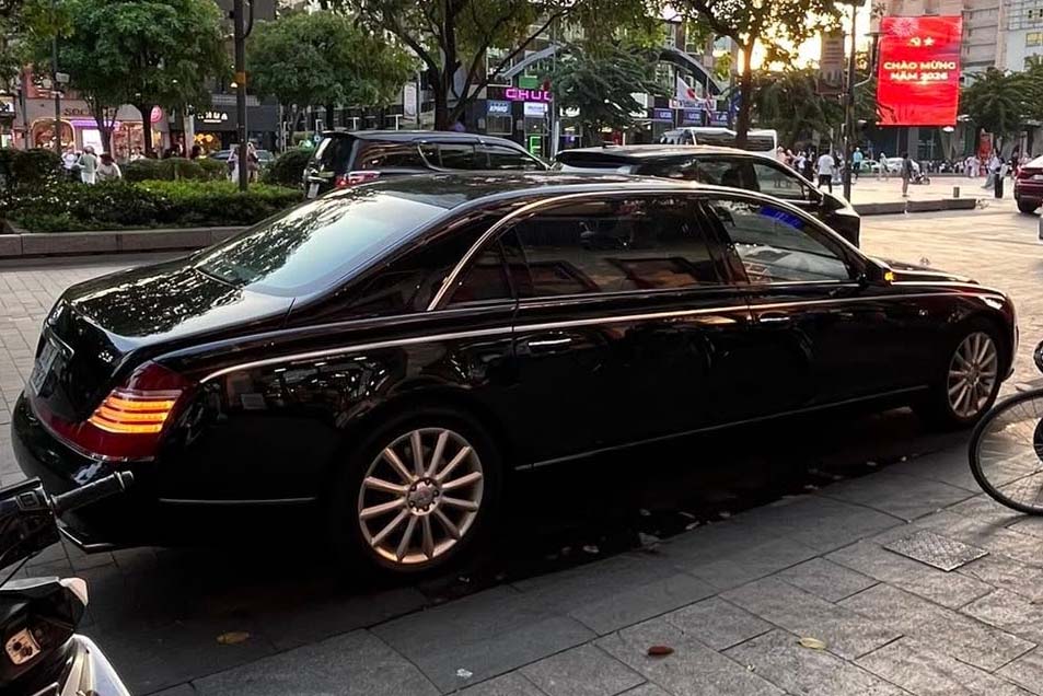 The rare Maybach 62S model in Vietnam, once the peak in Mercedes-Benz's super-luxury car portfolio before the Mercedes-Maybach S-Class appeared. Photo: Khang Nguyen