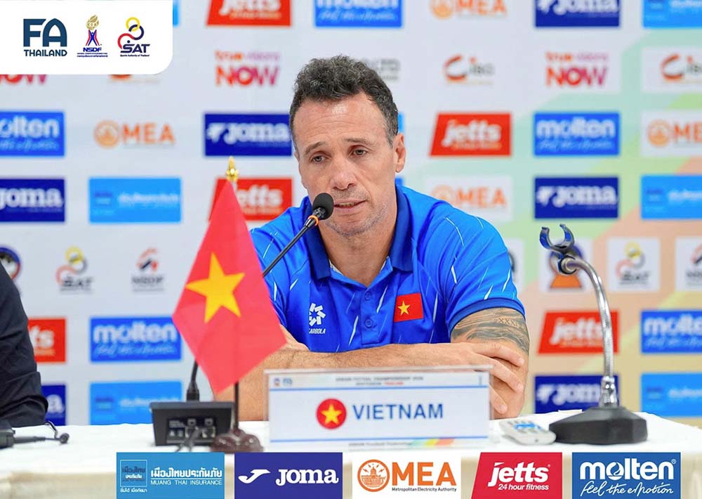 Coach Diego Giustozzi of the Vietnamese futsal team. Photo: FAT