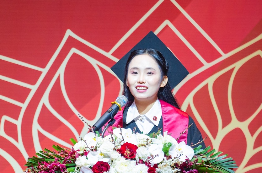 Lương Tùng Chi, sinh viên lớp Anh 02, chương trình Chất lượng cao Kinh tế Đối ngoại thuộc Viện Kinh tế và Kinh doanh quốc tế. Ảnh: FTU