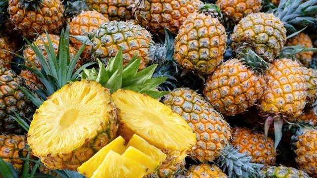 Pineapple contains enzymes that support metabolism, reduce the burden on the liver and help detoxify the liver well. Graphic photo: Huong Son