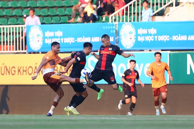 호앙아인 잘라이는 2025-2026 V.리그 17라운드에서 닌빈과 맞붙습니다. 사진: 민단