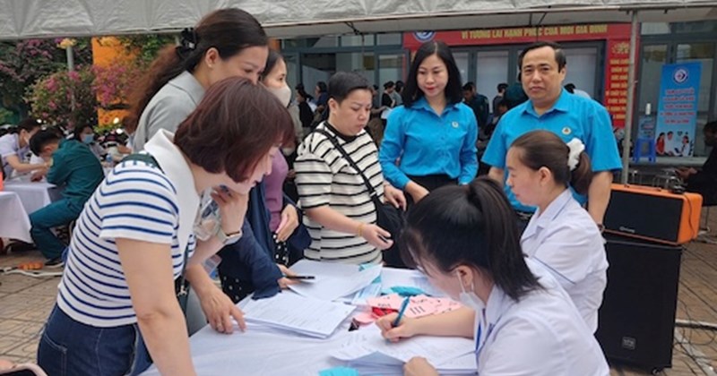 Công đoàn tổ chức khám sàng lọc ung thư miễn phí trong Tháng Công nhân
