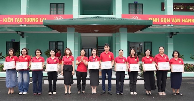 Vinh danh tập thể, cá nhân đoạt giải cuộc thi do Công đoàn tổ chức