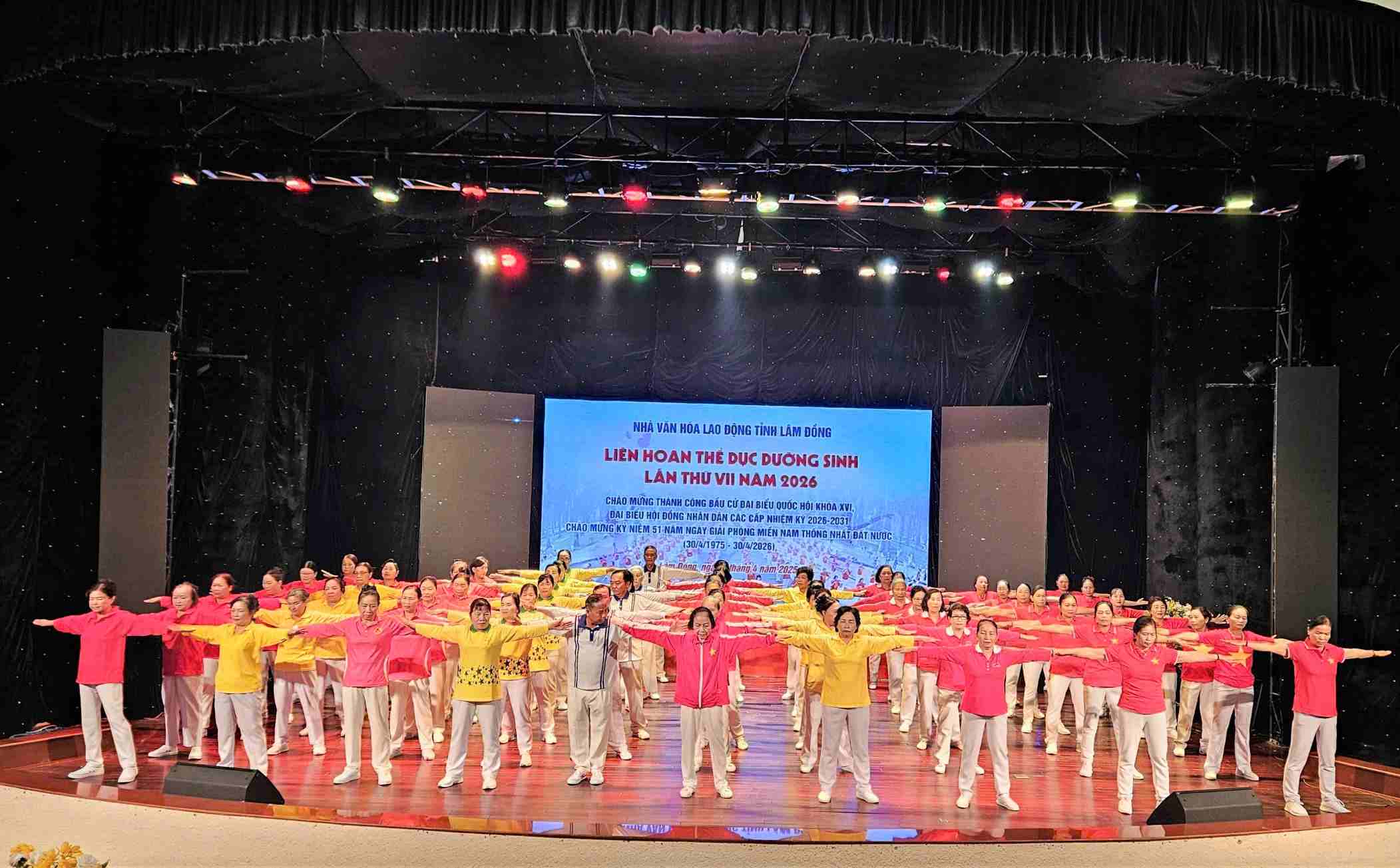 Hơn 300 cán bộ, đoàn viên, người lao động tham gia tranh tài tại Liên hoan. Ảnh: Đức Hải