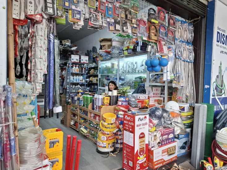 The tax sector and many units and organizations joined in supporting business households to feel secure in converting. Photo: Luc Giang