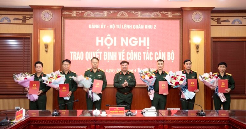 Bổ nhiệm 2 Thiếu tướng, 7 Đại tá và 2 Thượng tá quân đội