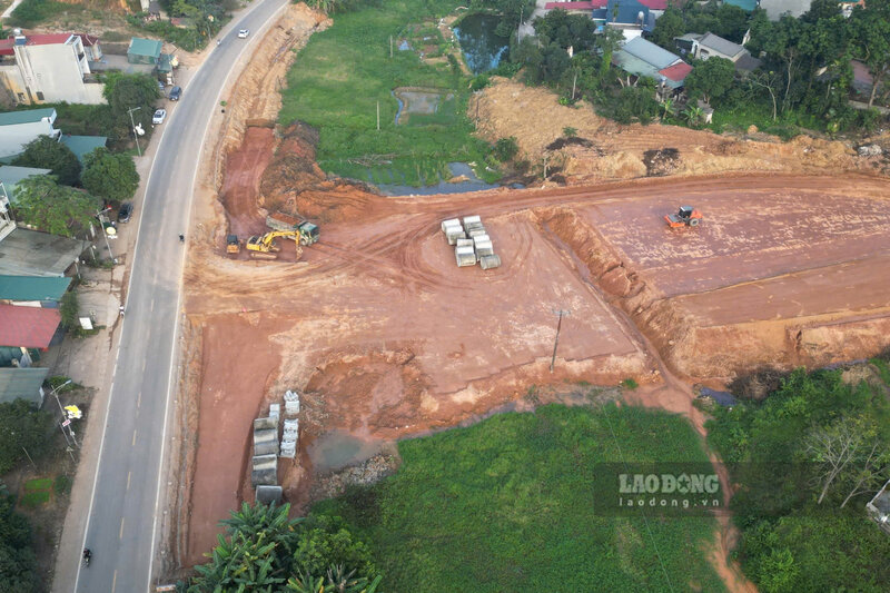 Tuyến đường rộng 35m, rộng hơn nhiều so với mặt đường Quốc lộ 2. Ảnh: Tô Công