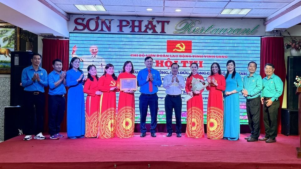 Vinh Long Trade Union members participate in the Contest to learn about Ho Chi Minh's ideology, morality, and style in 2026 in Lam Dong. Photo: Hoang Loc