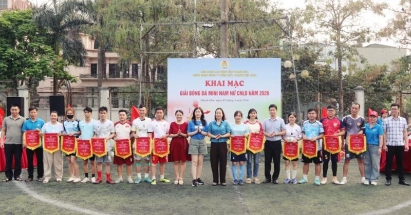 Giải bóng đá công nhân Aleron Việt Nam gắn kết người lao động