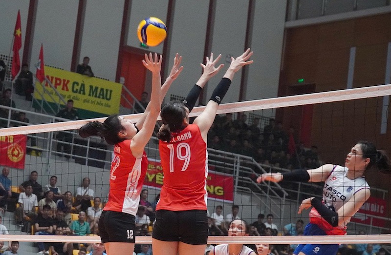 Information Corps meets Hanoi Tasco Auto at the 2026 National Volleyball Championship. Photo: VFV