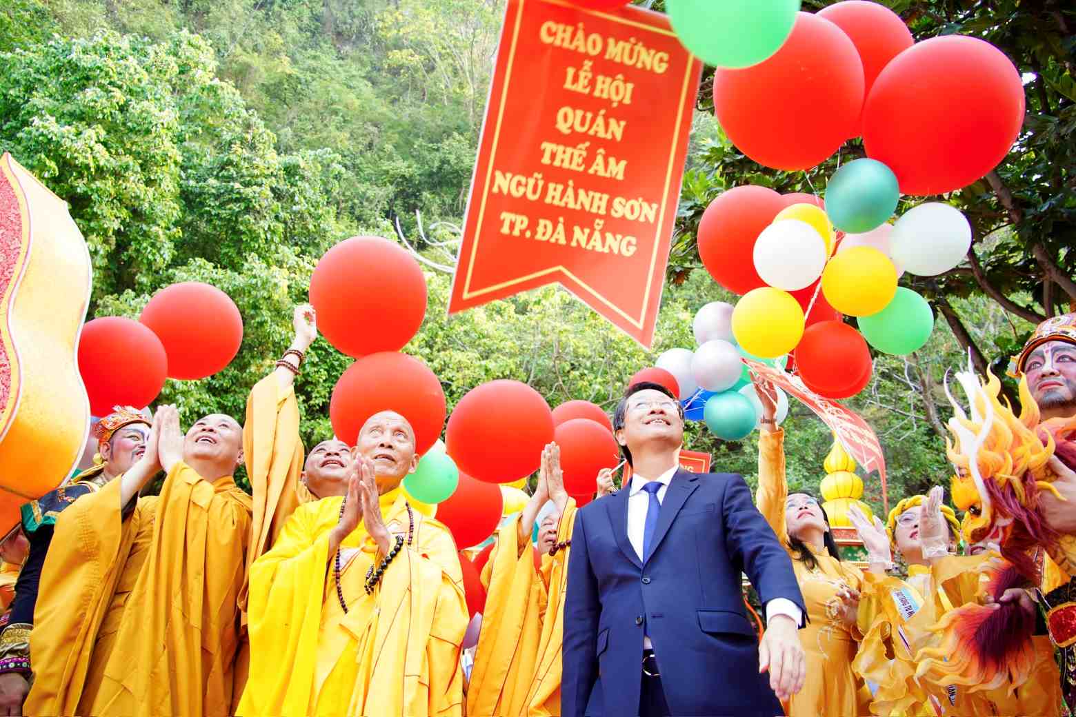 La ceremonia Quan The Am, Da Nang, difunde valores espirituales. Foto: An Thuong