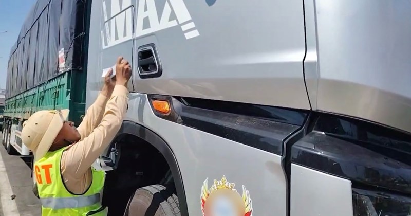 Phạt, tạm giữ xe đầu kéo vi phạm trên cao tốc hơn 100 triệu đồng