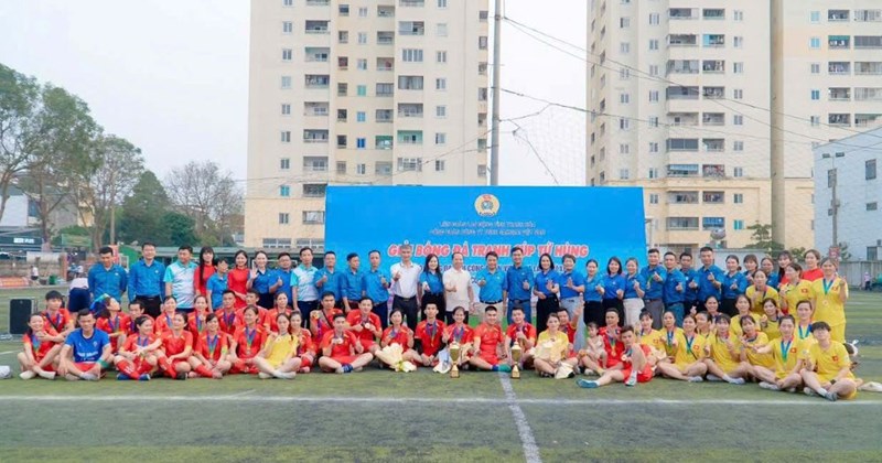 Giải bóng đá gắn kết công nhân Sakurai