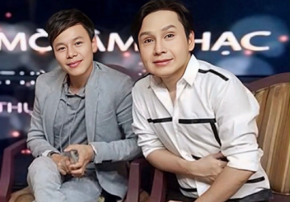 Le chanteur Nguyễn Tâm et l'artiste émérite Vũ Luân. Photo: Fournie par l'artiste.