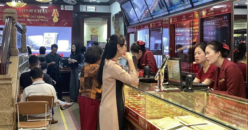 Giá vàng lao dốc, giao dịch vẫn ổn định