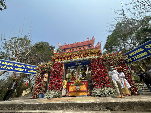 El Festival Am Chúa celebrado en 2023 contó con la participación de muchos turistas de todas partes. Foto: Phương Linh
