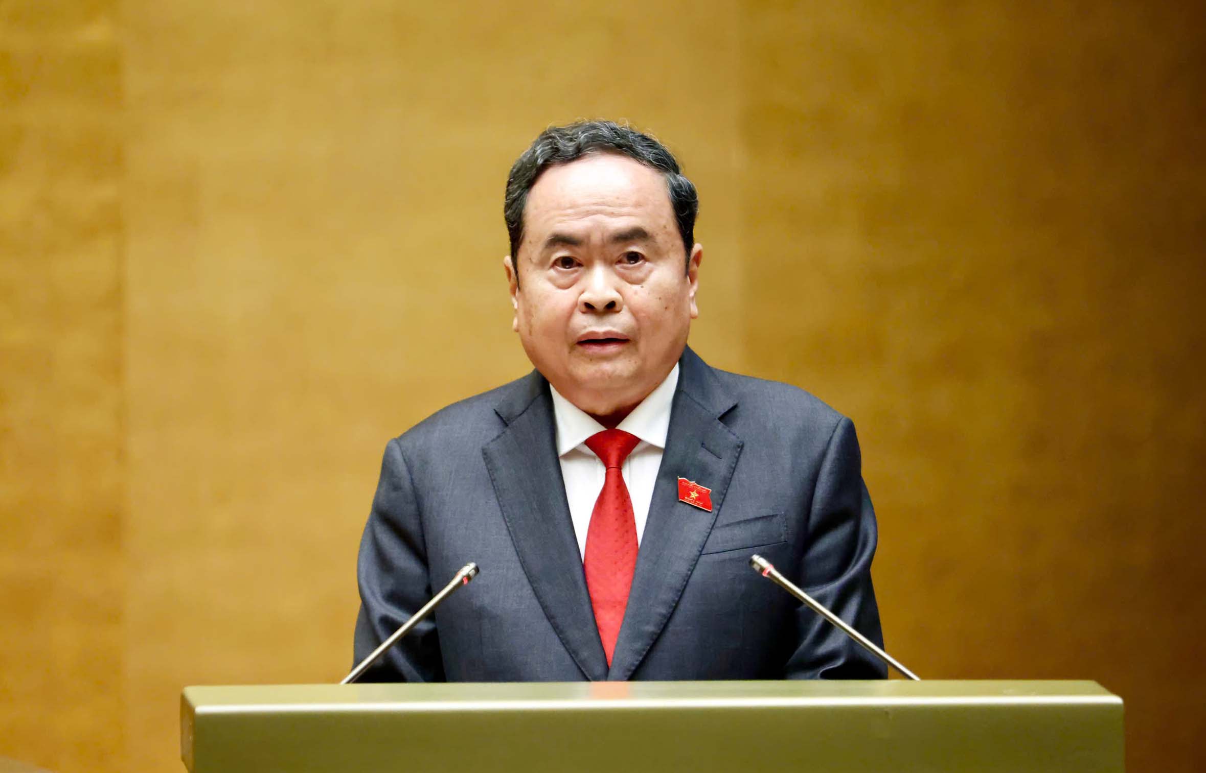 El miembro del Buró Político y Presidente de la Asamblea Nacional, Tran Thanh Man, habla después de asumir el cargo. Foto: Nhu Y.