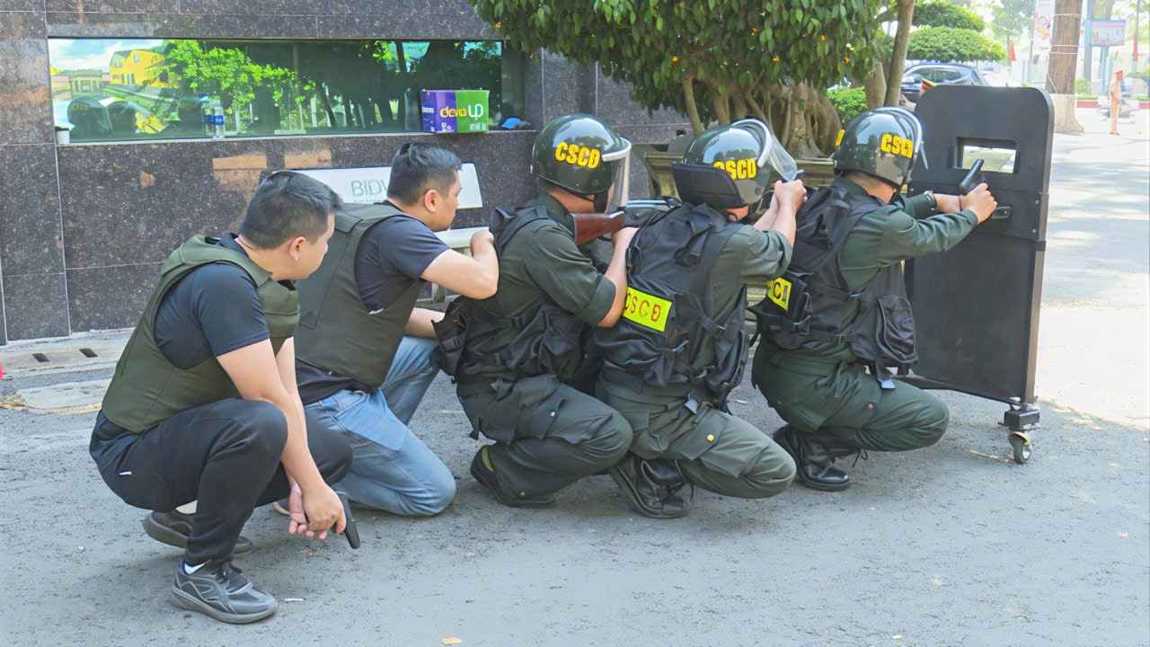 Buổi diễn tập được triển khai một cách nghiêm túc, bài bản. Ảnh: Công an cung cấp