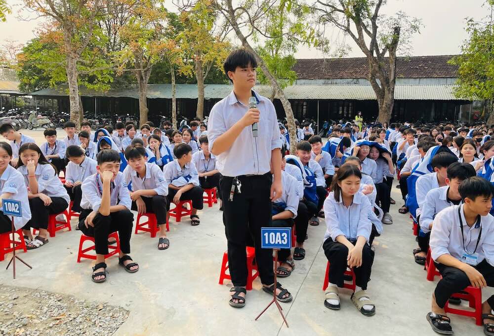 Các học sinh tham gia tích cực tại buổi tuyên truyền. Ảnh: CGST Nghệ An