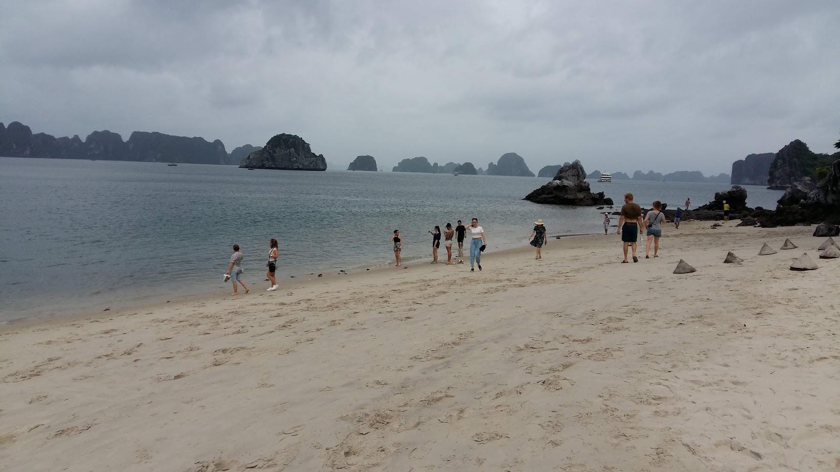 Thien Canh Son beach, Ha Long Bay. Photo: Nguyen Hung