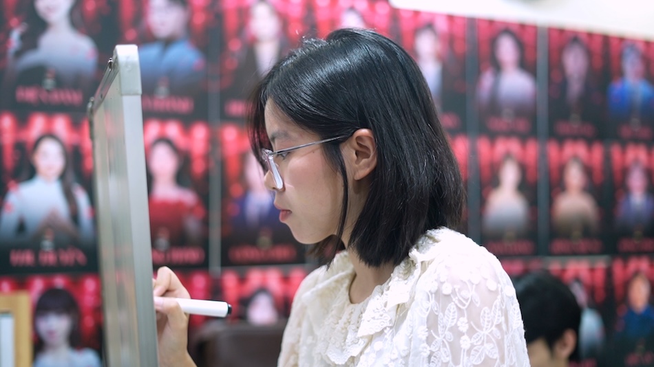 Young people seek new directions through freelance working models