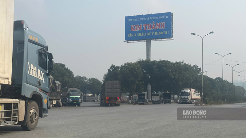 Hoạt động xuất nhập khẩu tại Cửa khẩu Kim Thành ghi nhận tăng 49%. Ảnh: Đinh Đại