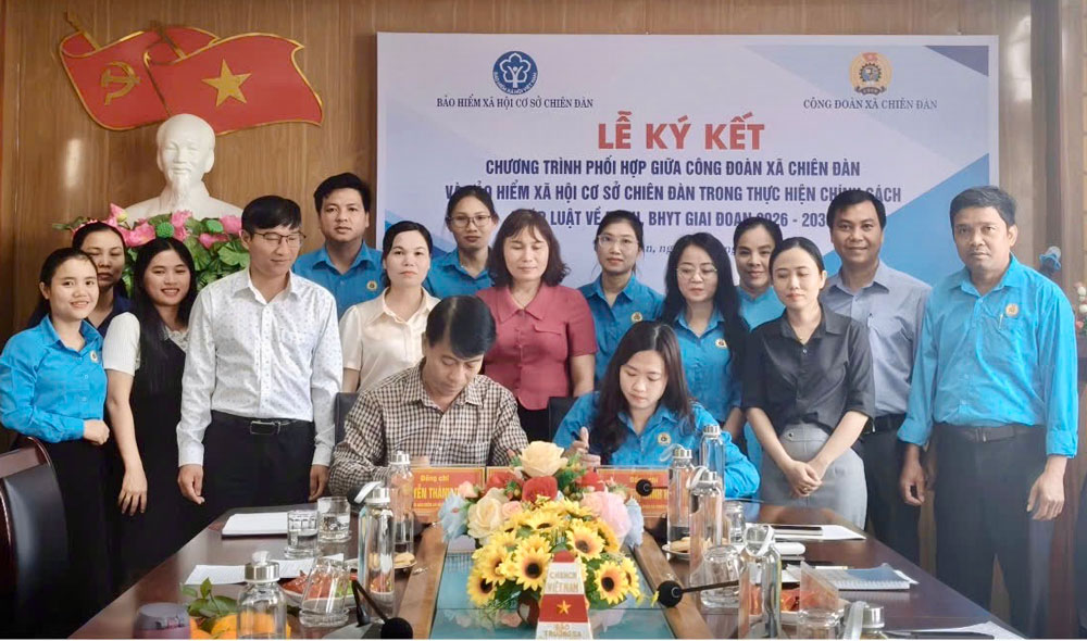 El Sindicato de la comuna de Chiên Đàn firma un Programa de coordinación con la Seguridad Social de base de Chiên Đàn, período 2025 - 2030. Foto: Sindicato de Chiên Đàn