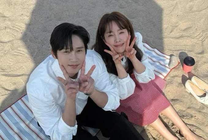 Actors Han Ji Min, Park Sung Hoon. Photo: Manufacturer