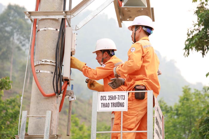 Dien Bien Power Company focuses on vocational training and testing for workers. Photo: Thu Huyen