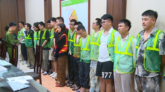 Công an Hà Nội phát hiện 58 người nước ngoài lừa đảo, tổ chức đánh bạc trái phép. Ảnh: CAHN
