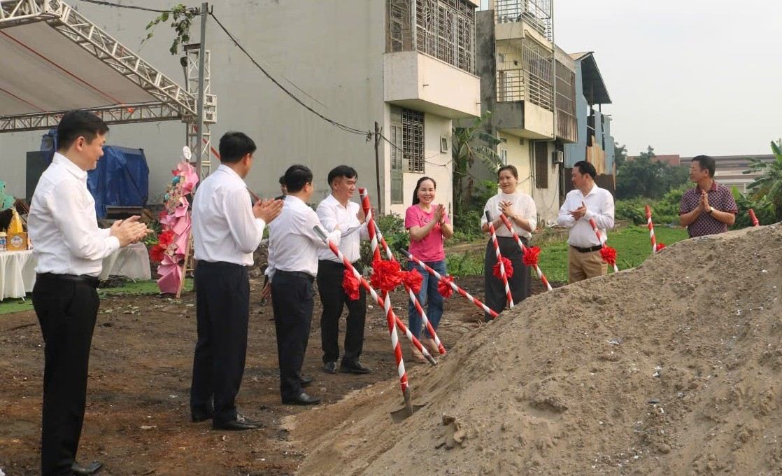 Groundbreaking ceremony of the project to invest in construction and business of technical infrastructure of Thuy Nguyen mechanical and casting craft village industrial cluster. Photo: Thien Huong ward e-Portal