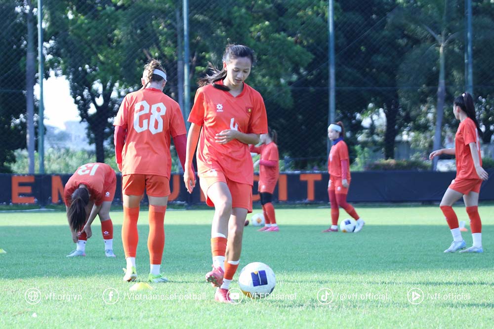 U20 nữ Việt Nam nỗ lực giành 3 điểm ở lượt trận cuối vòng bảng. Ảnh: VFF