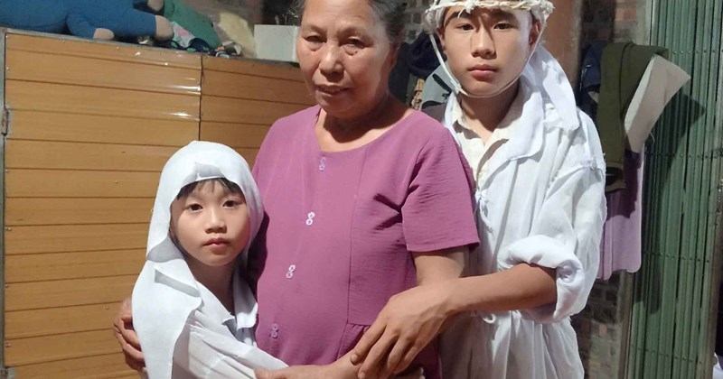 Hai trẻ mồ côi cha mẹ sau đêm giông bão