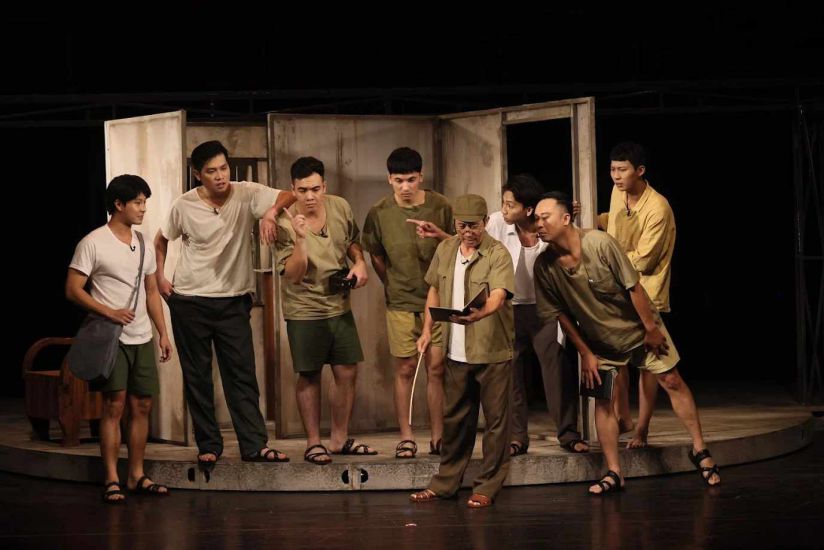 Some images from the play "Nam Dong Military Region" by the Youth Theater. Photo: Youth Theater