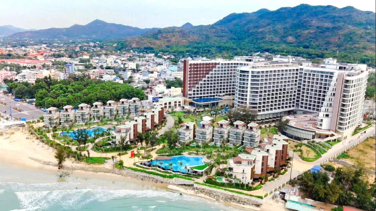 ロンハイコミューンでまもなく開業する5つ星リゾートの全景。写真:ĐVCC