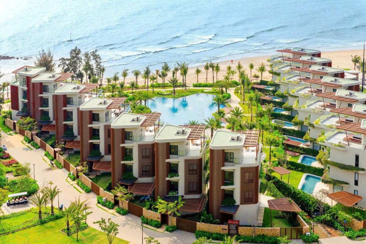 Cụm villa trong khu nghỉ dưỡng Charm Resort Long Hải. Ảnh: ĐVCC