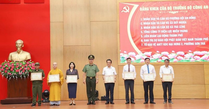 Công đoàn Đà Nẵng góp phần gìn giữ hòa bình từ cơ sở