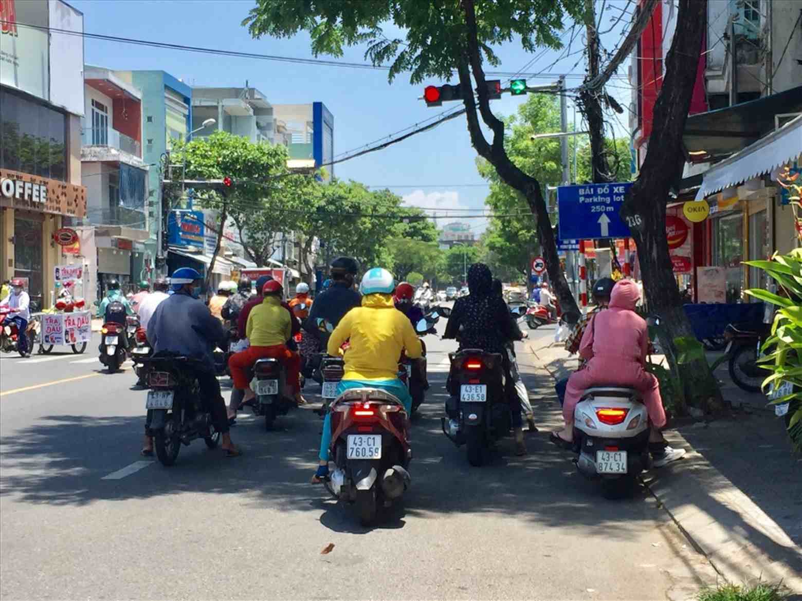 다낭의 극심한 폭염은 10일 이상 지속될 것으로 경고됩니다. 사진: 응우옌린