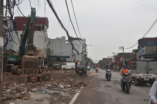 Đẩy nhanh tiến độ giải phóng mặt bằng, mở rộng đường Lĩnh Nam về đích trước hạn. Ảnh: Long Phi