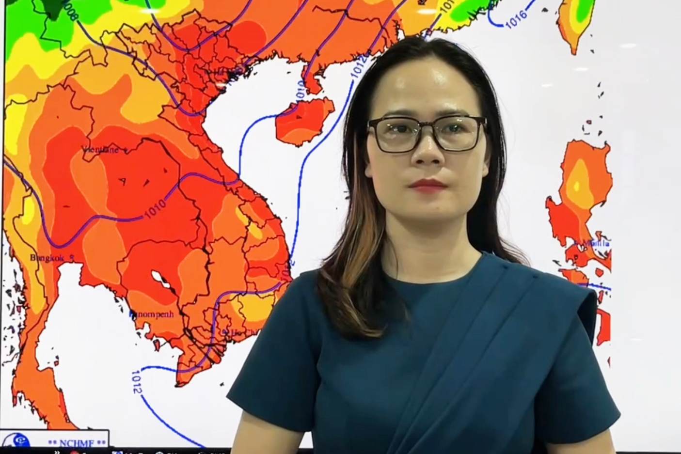 Bà Trần Thị Thúy Nga cảnh báo khung giờ nắng nóng cao điểm từ 11 đến 16 giờ. 