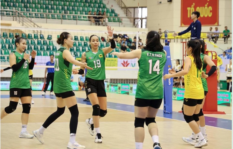 VTV Binh Dien Long An meets Vietinbank at the 2026 national volleyball tournament. Photo: VFV