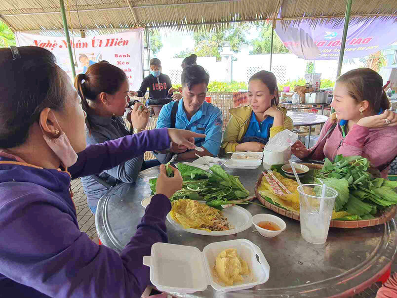 Sau nhiều lần tổ chức thành công, năm nay Cà Mau tổ chức Ngày hội Bánh dân gian Nam Bộ tại hai địa điểm. Ảnh: Nhật Hồ