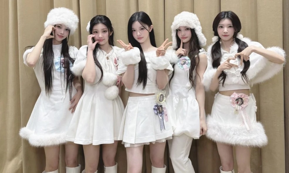 ILLIT group. Photo: Lotte.