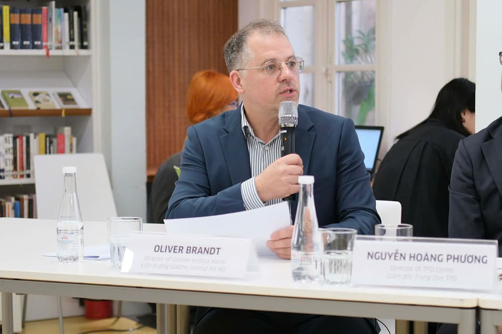 Ông Oliver Brandt - Viện trưởng Viện Goethe Hà Nội phát biểu tại 